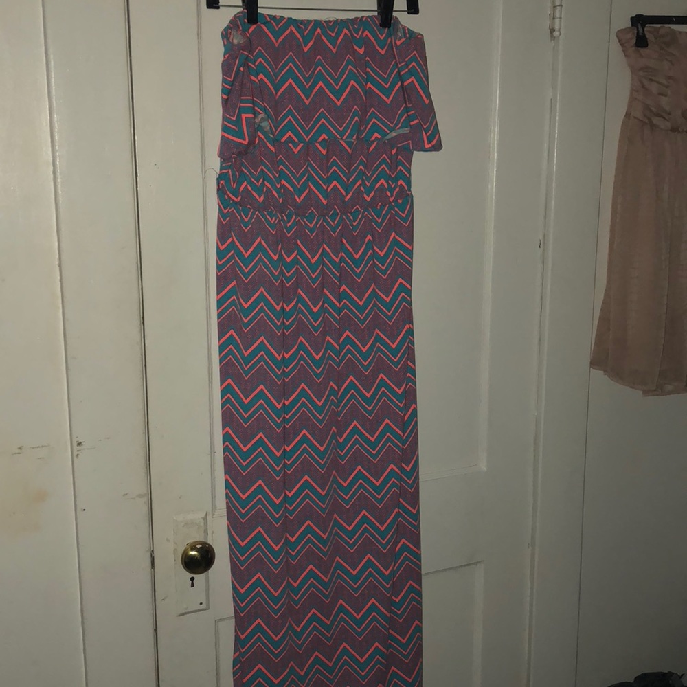 Sleeves dress by Urban Rose